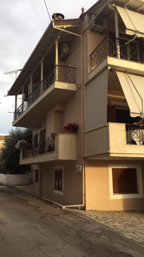 Nonikaas House 2 Apartman Cukaládesz Kültér fotó